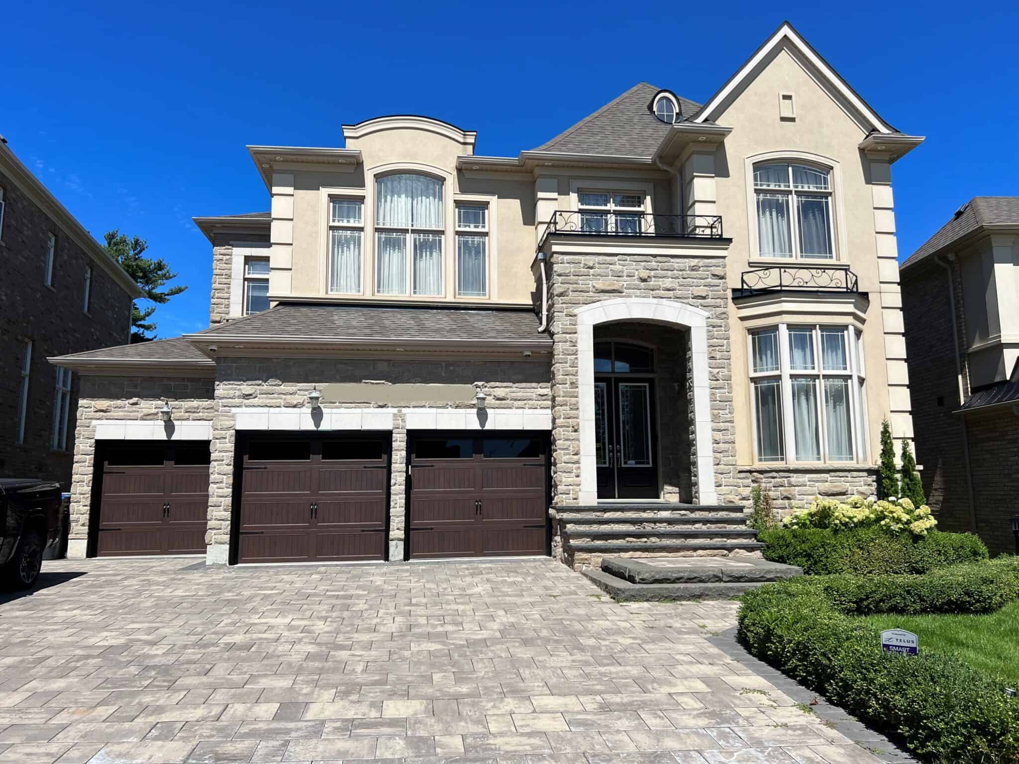 Dodds Top 10 Garage Doors of 2022 in Ontario