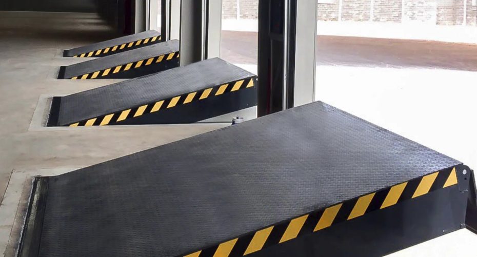 Dodds Garage Doors website preview for hydraulic dock levelers, offering professional installation and estimates for GTA businesses.