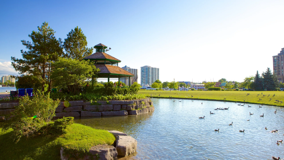 Barrie waterfront area where Dodds provides expert garage door repair.