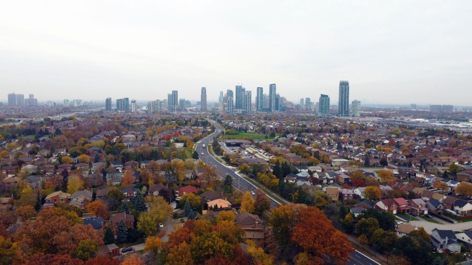 Residential neighborhood in Streetsville with the Mississauga city skyline in the background.